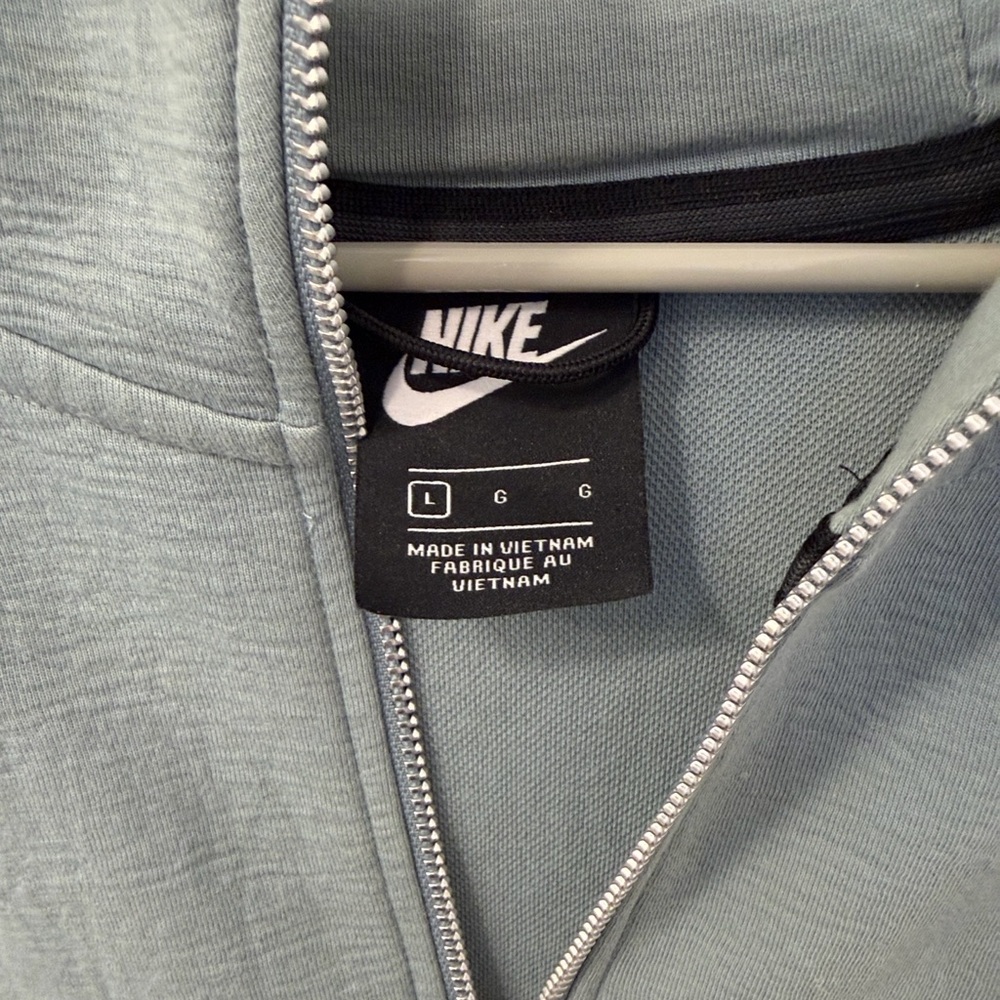 Nike Light Green Zip-Up Hoodie - Picture 4 of 4